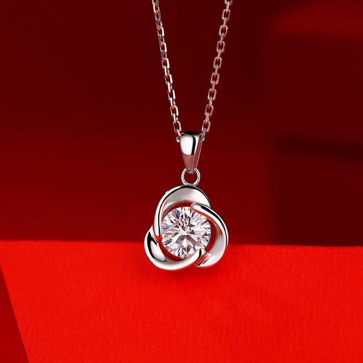The Evolution of Jewelry Trends: From Vintage to Modern Designs
