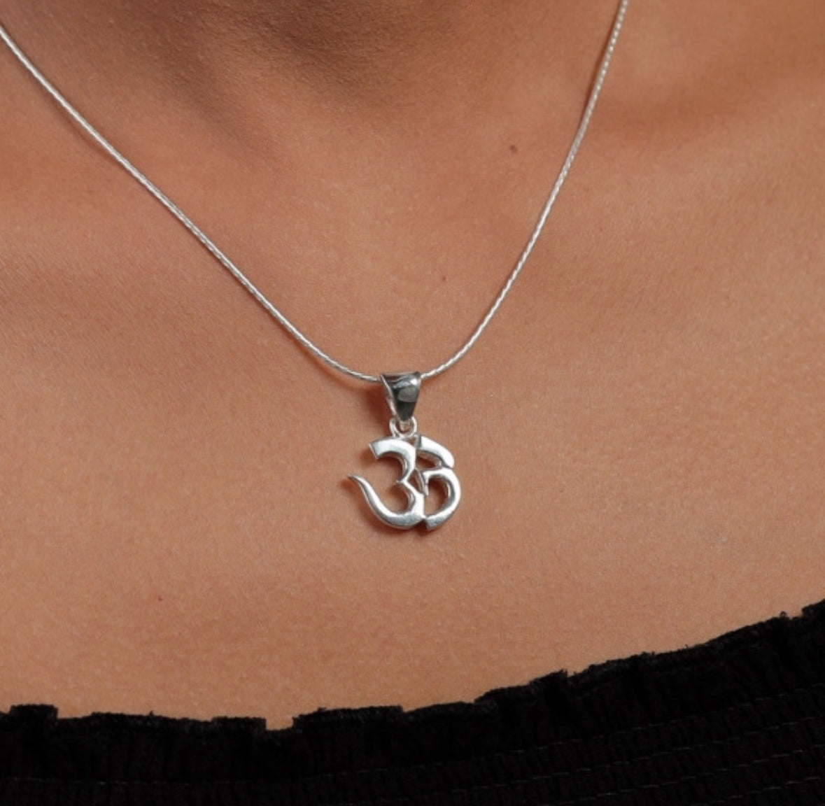 Locket Om Silver Sterling 925 Hallmarked