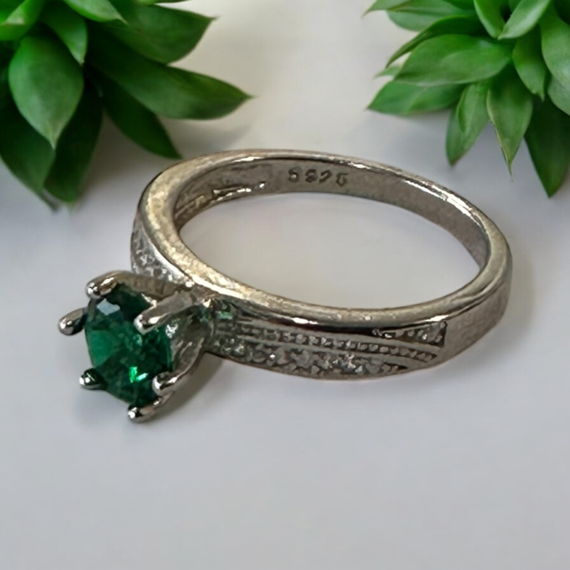 Green Round Stone Silver Sterling 925