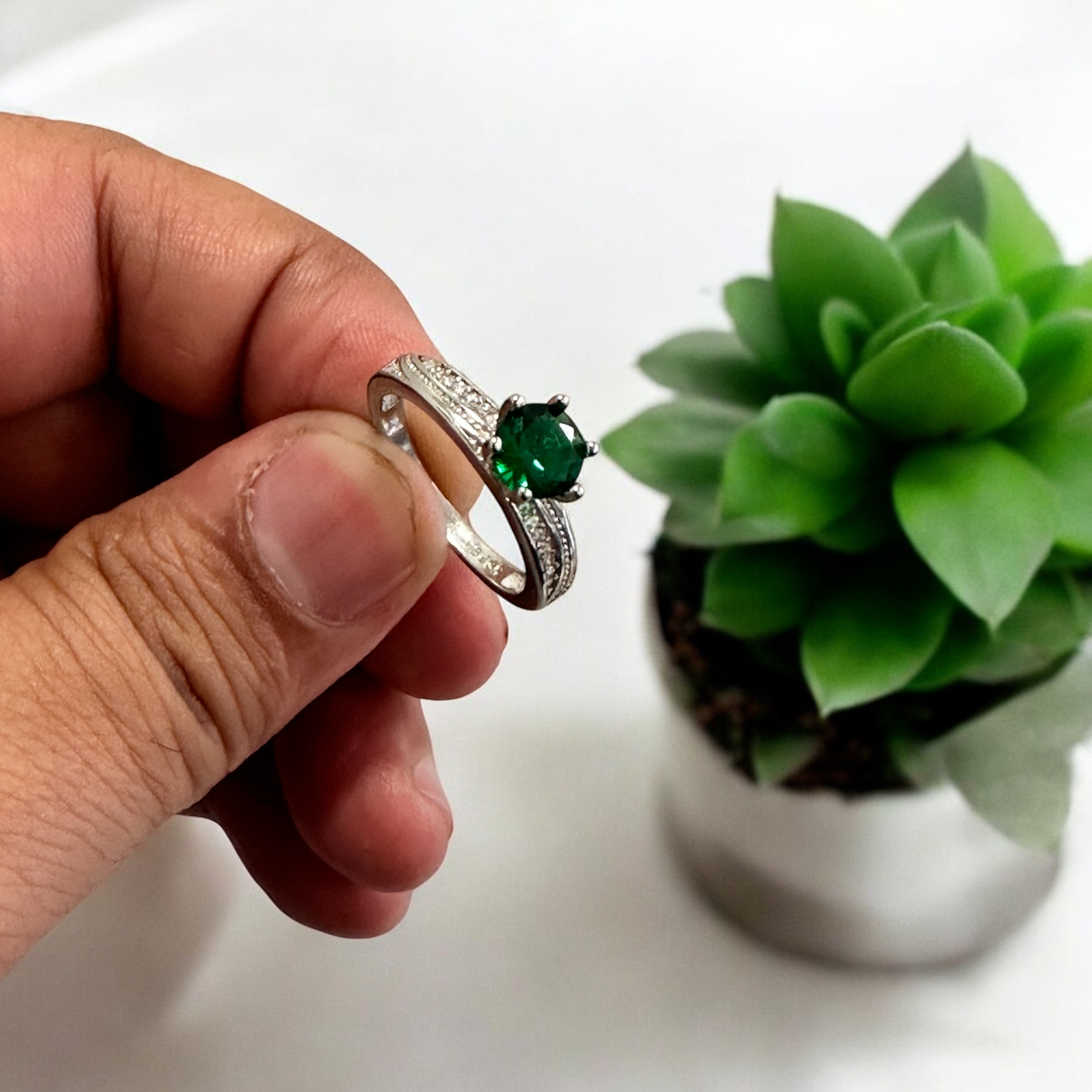 Green Round Stone Silver Sterling 925
